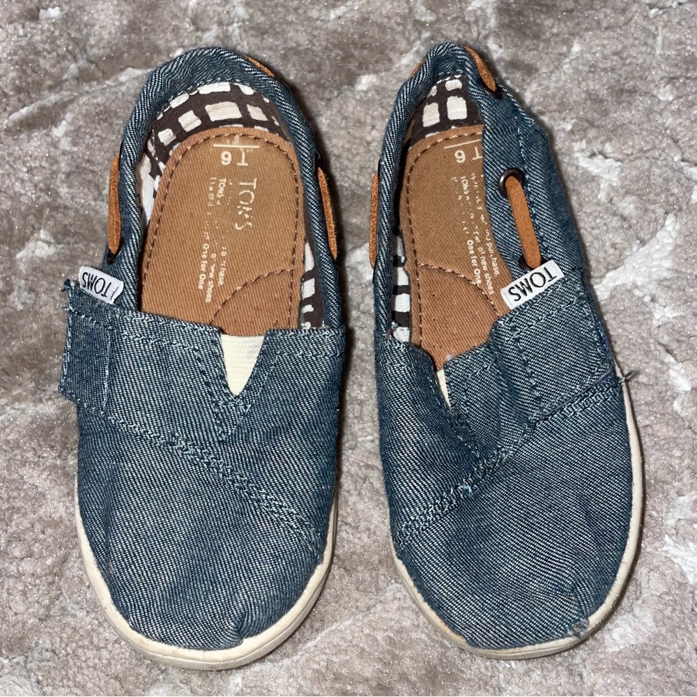 Gender Neutral Tom’s Denim Shoes